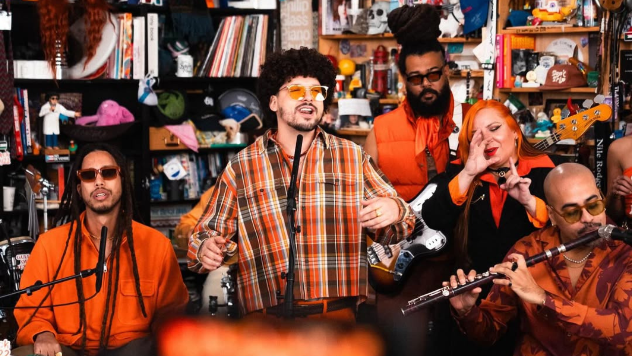 PJ Sin Suela lleva rap consciente, energía funky y lenguaje de señas a Tiny Desk