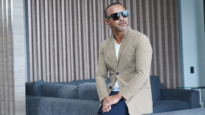 ‘D O B L E U U: La Experiencia’, el primer álbum de Wilfran Castillo como cantautor